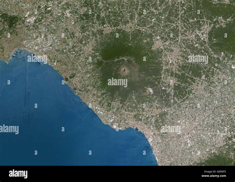 vesuvius italy map|Satellite View and Map of Mount Vesuvius, Naples, .